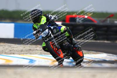 media/Jun-07-2025-TrackDaz (Sat) [[4413525952]]/C Group/1240pm (Turn 1)/
